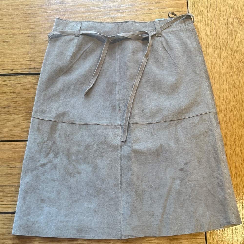 Isaac Mizrahi Tan A-Line genuine leather/Suede skirt with Tie Waist size 8